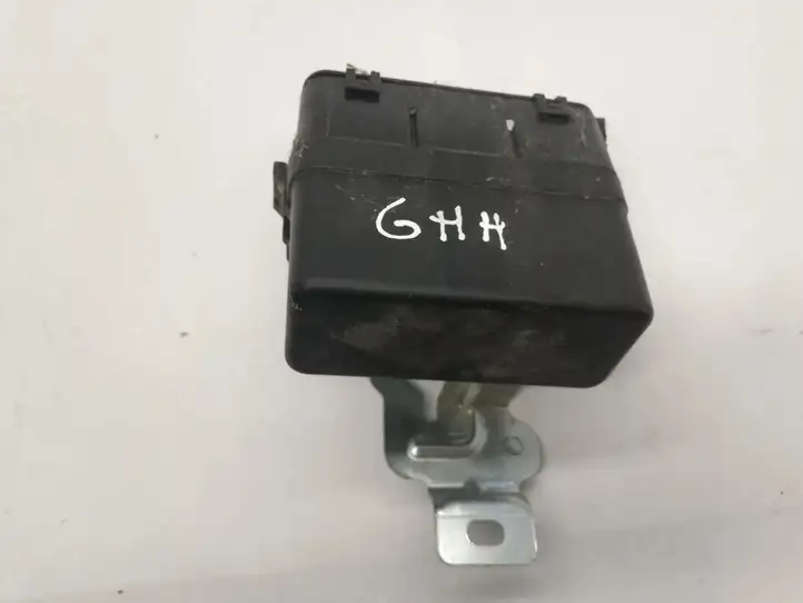 Nissan Qashqai (2013 - 2017) 24382AD100 Блок монтирования реле — фото 1