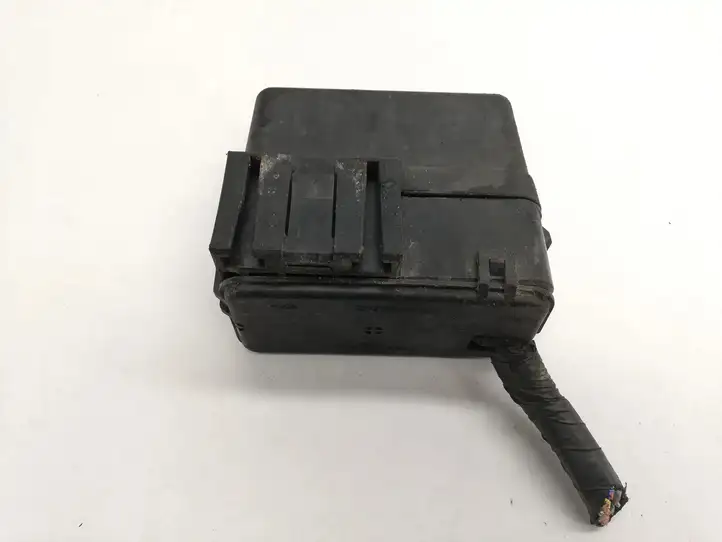 Nissan Qashqai (2013 - 2017)  24382AD100 Блок монтирования реле