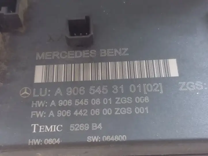 Mercedes-Benz Sprinter W906 (2006 - 2018)  A9065453101 Блок монтирования реле