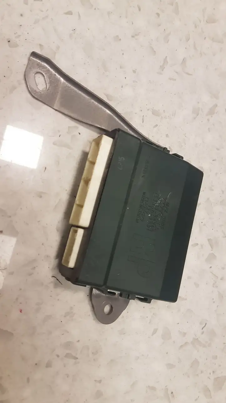 Lexus GS250 300 350 300h 450h (2011 - 2015)  8922230240 Блок управления дверью