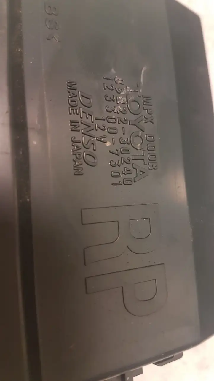 Lexus GS250 300 350 300h 450h (2011 - 2015)  8922230240 Блок управления дверью