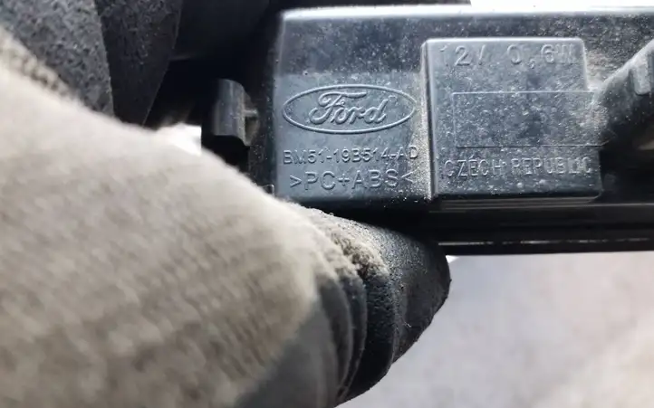 Ford Focus (2011 - 2015) BM5119B514AD Кнопка закрытия крышки багажника — фото 5