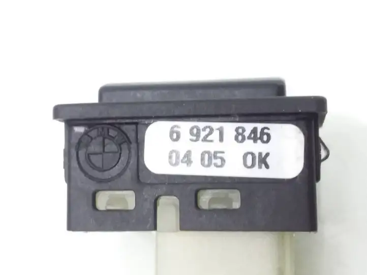 BMW 5 E60 E61 (2004 - 2010) 6921846 Кнопка закрытия крышки багажника — фото 2