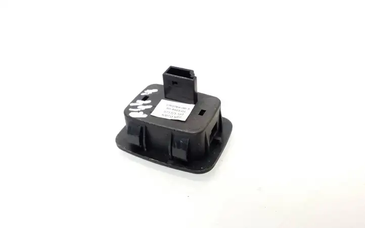 Tesla Model X (2015 - 2021) 100206600A Кнопка закрытия крышки багажника — фото 3