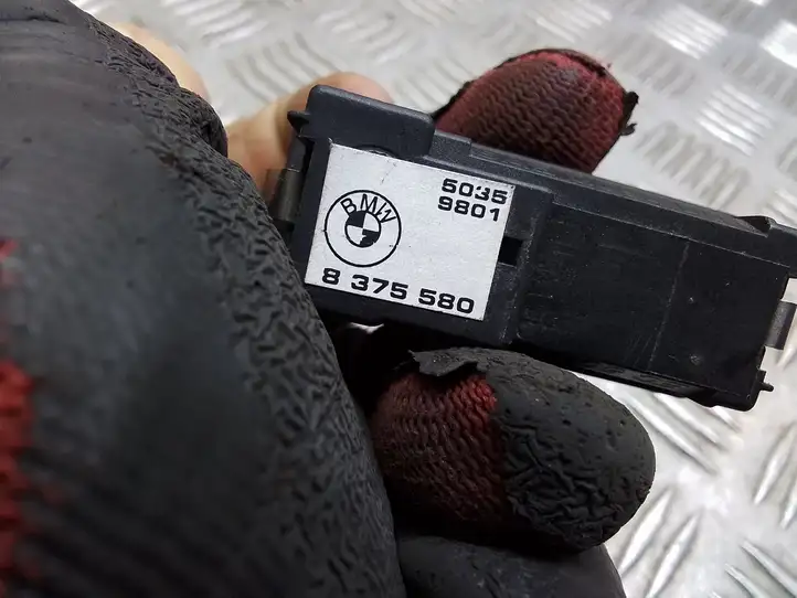 BMW 7 E65 E66 (2001 - 2008) 8375580 Кнопка закрытия крышки багажника — фото 2