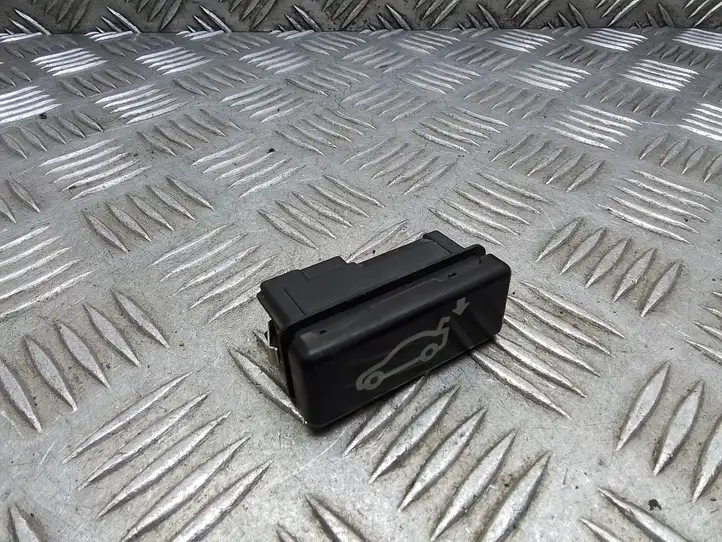 BMW 7 E65 E66 (2001 - 2008) 8375580 Кнопка закрытия крышки багажника — фото 3