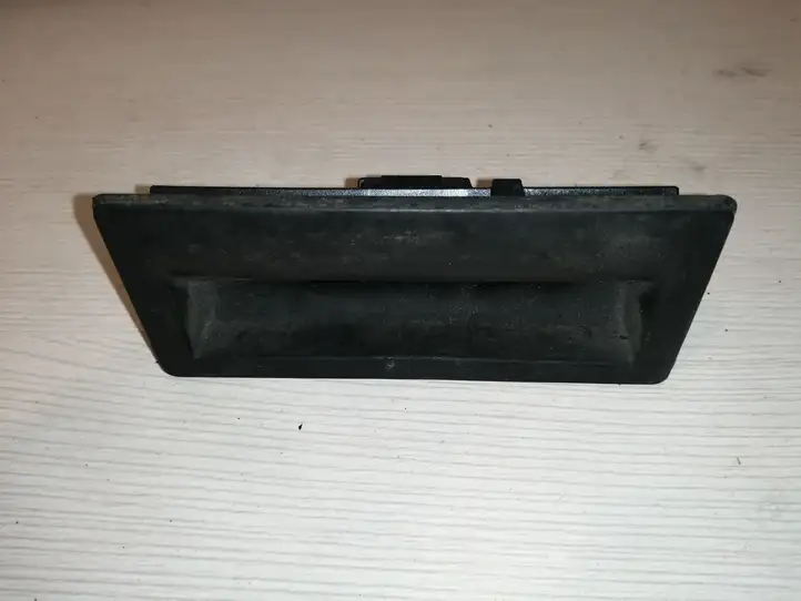 Volkswagen PASSAT B7 (2011 - 2014) 5N0827566T Кнопка закрытия крышки багажника — фото 1