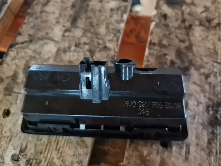 Skoda Superb B8 (3V) (2015 - 2023)  3V0827566 Включатель закрытия задней крышки