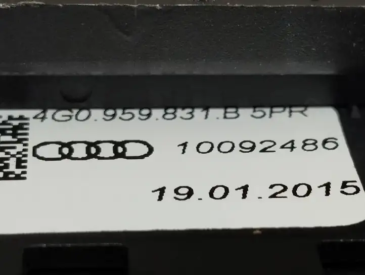 Audi A8 S8 D4 4H (2013 - 2017) 4G0959831B Кнопка закрытия крышки багажника — фото 3