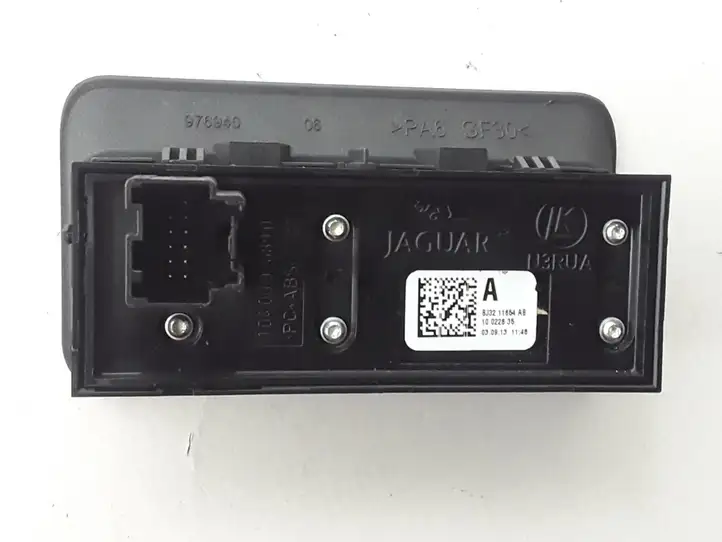 Land Rover Evoque I (2011 - 2015) BJ3211654AB Кнопка закрытия крышки багажника — фото 3