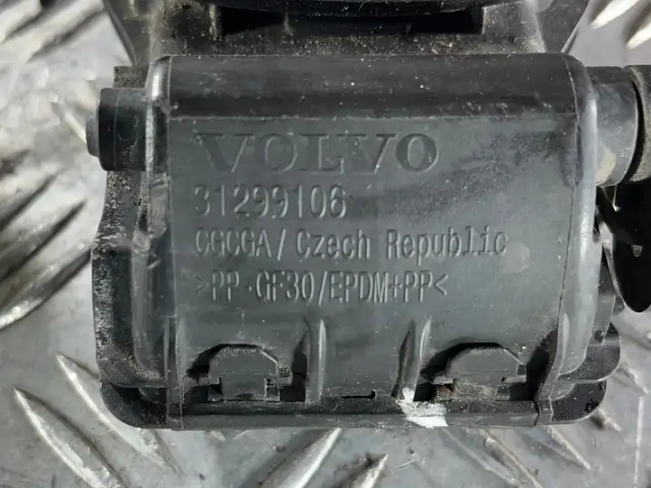 Volvo V60 (2013 - 2018) 31299106 Крышка зарядного разъема — фото 2