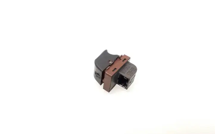 Audi A5 8T 8F (2007 - 2011) 8K0959831A Кнопка закрытия крышки багажника — фото 4