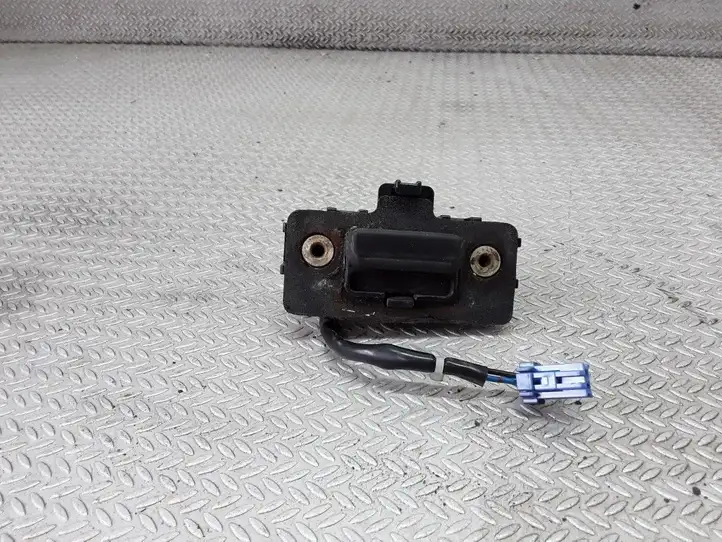 Honda Accord (2003 - 2007) Кнопка закрытия крышки багажника — фото 1