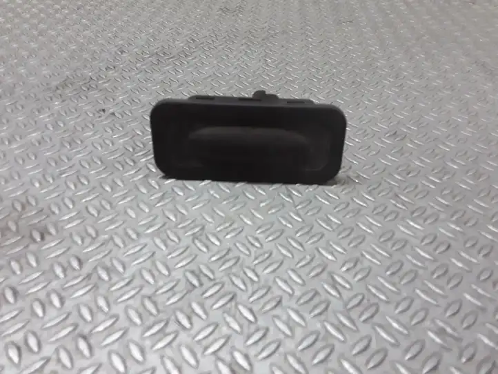 Renault Scenic II - Grand scenic II (2003 - 2006) 8200076250 Кнопка закрытия крышки багажника — фото 1