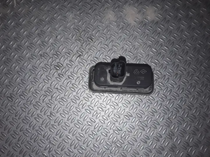 Renault Scenic II - Grand scenic II (2003 - 2006) 8200076250 Кнопка закрытия крышки багажника — фото 3