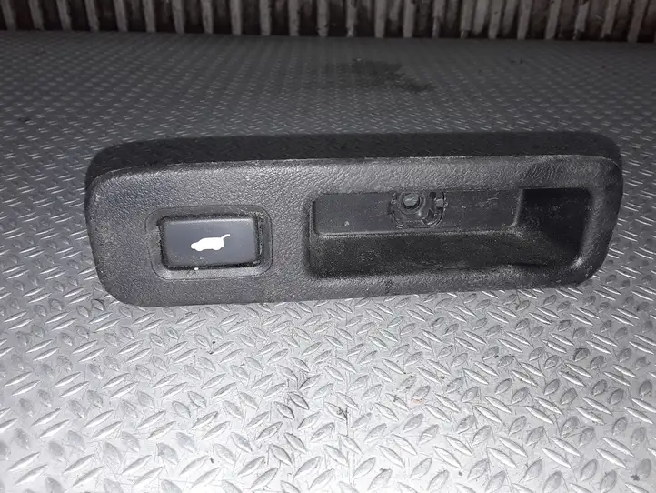 Honda Accord (2003 - 2007) Кнопка закрытия крышки багажника — фото 1