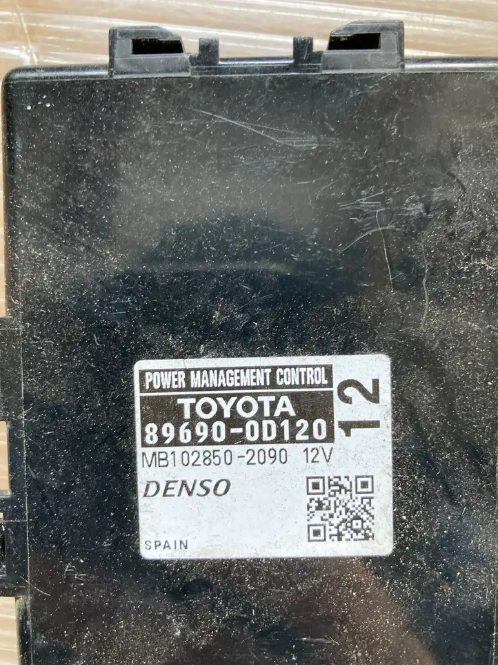 Toyota Yaris (2012 - 2014) 896900D120 Прочие блоки управления — фото 2
