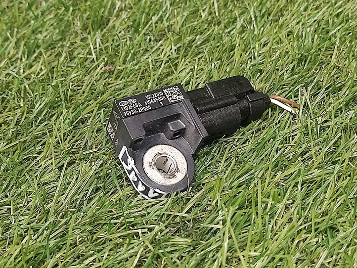 Kia Venga (2010 - 2014)  959302P000 Датчик удара надувных подушек