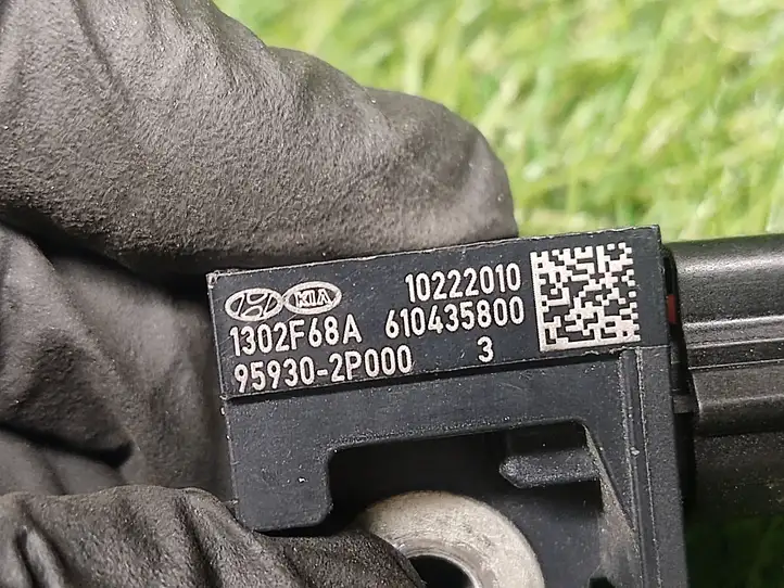 Kia Venga (2010 - 2014)  959302P000 Датчик удара надувных подушек
