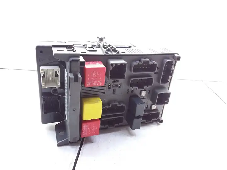 Renault Vel Satis (2002 - 2005) 8200220681 Блок монтирования реле — фото 1