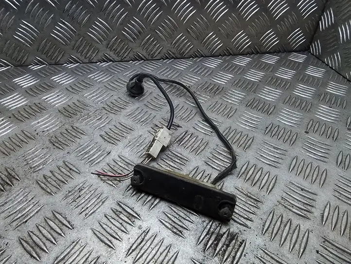Toyota Prius (XW20) (2003 - 2009) 15A563 Кнопка закрытия крышки багажника — фото 1
