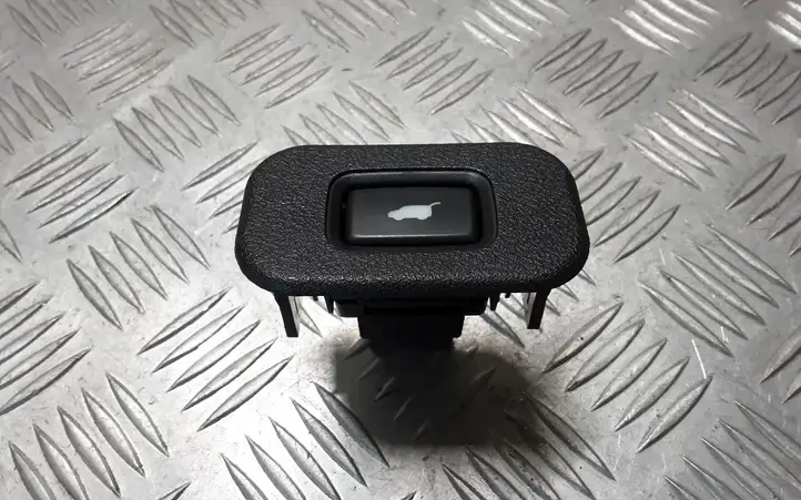 Honda Accord (2008 - 2016) M20419 Кнопка закрытия крышки багажника — фото 1