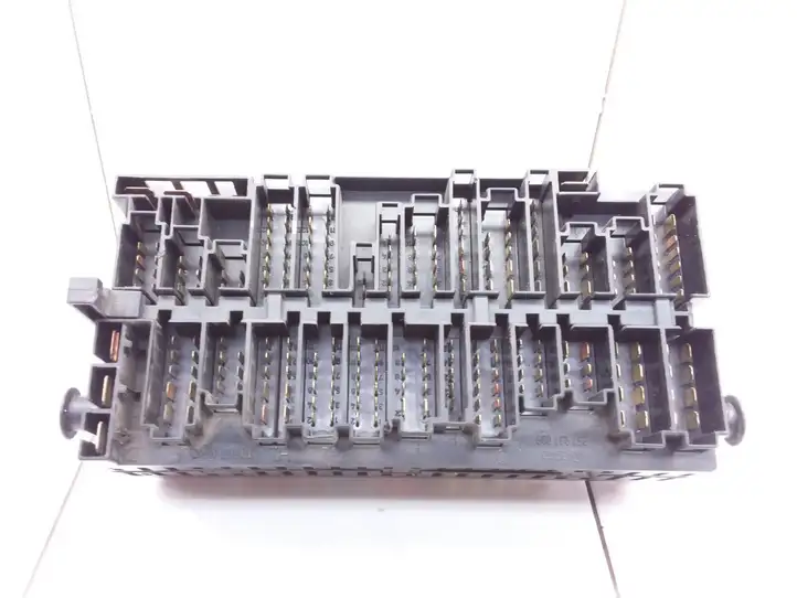 Volkswagen Sharan (2000 - 2003) 7M0937025D Блок монтирования реле — фото 3