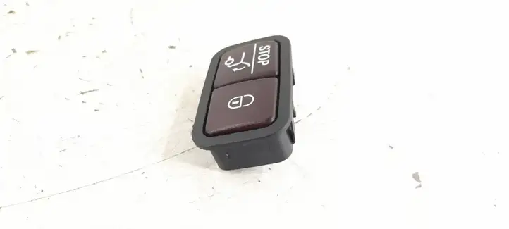 Mercedes-Benz GLC X253/C253 (2015 - ) Кнопка закрытия крышки багажника — фото 3