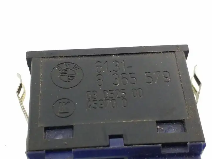 BMW 5 E39 (1996 - 2003) 61318365579 Кнопка закрытия крышки багажника — фото 3