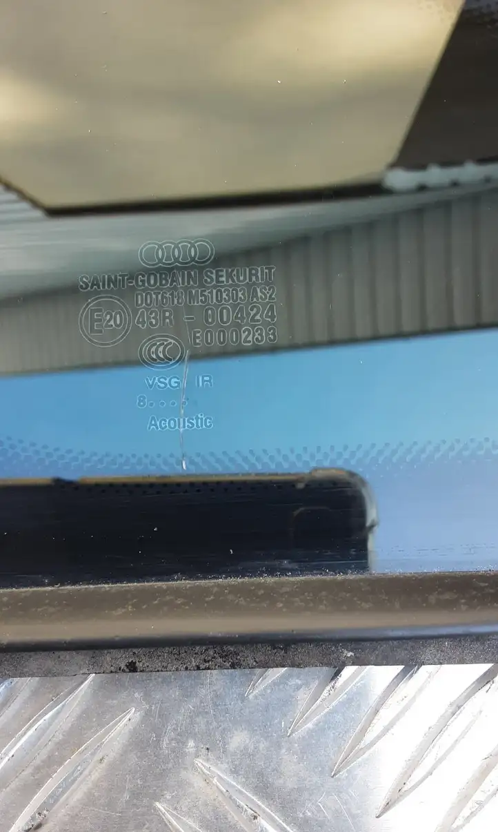 Audi A8 S8 D3 4E (2005 - 2007) E000233 Заднее боковое стекло — фото 3