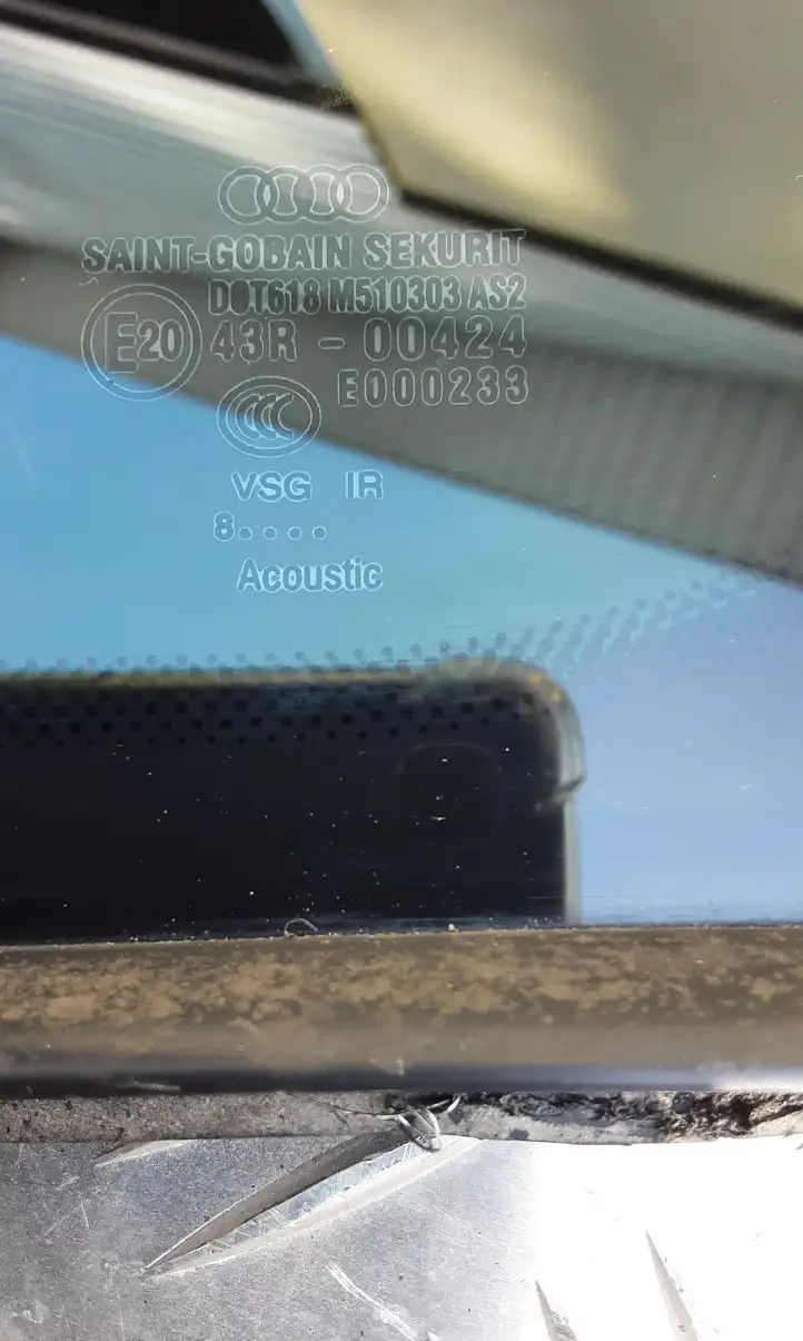 Audi A8 S8 D3 4E (2005 - 2007) E000233 Заднее боковое стекло — фото 2