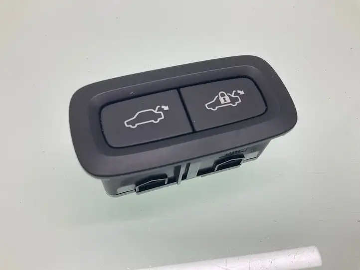 Volvo XC90 (2014 - 2019) 31376890 Кнопка закрытия крышки багажника — фото 1