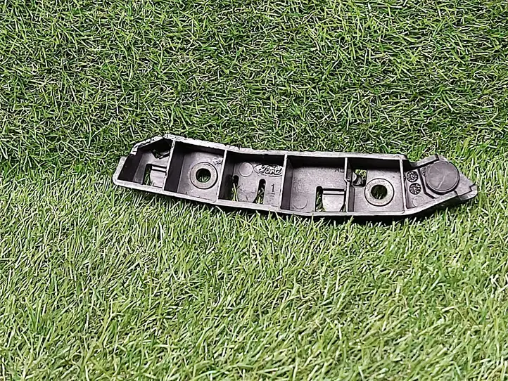 Ford Focus ST (2015 - 2018)  BM5117D958AE Передний держатель бампера