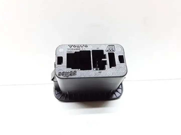 Volvo XC60 (2008 - 2013) 31264960 Кнопка закрытия крышки багажника — фото 2