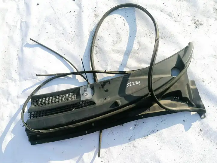 Toyota Previa (XR30, XR40) II (2000 - 2006) 5578228020 Жабо стеклоочистителей — фото 1