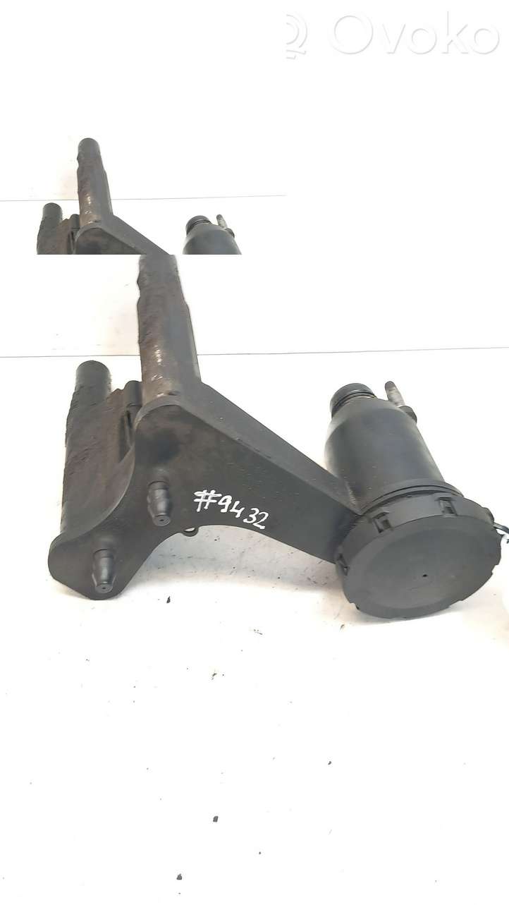 Land Rover Range Rover Sport (2005 - 2009)  4R8Q6A785AE Сапун / трубка (трубки)/ шланг (шланги) сапуна