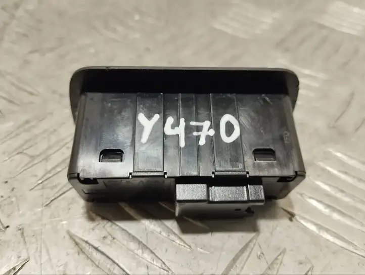BMW X5 F15 (2013 - 2017) 9275121 Кнопка закрытия крышки багажника — фото 3