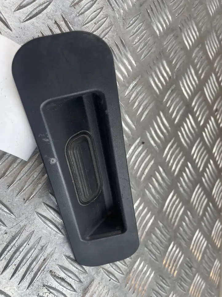Opel Zafira C (2014 - 2016) 13271375 Кнопка закрытия крышки багажника — фото 3