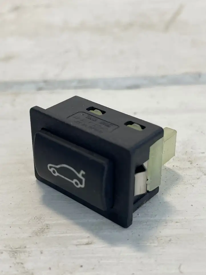 BMW 7 F01 F02 F03 F04 (2008 - 2016)  6921846 Включатель закрытия задней крышки