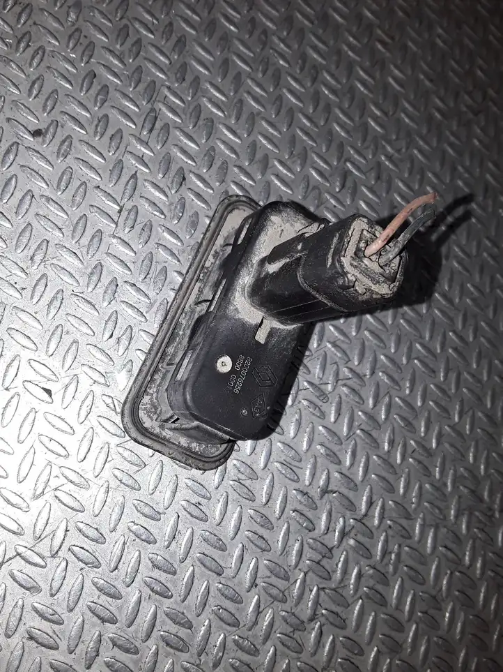 Renault Megane II (2002 - 2005) 8200076256 Кнопка закрытия крышки багажника — фото 2