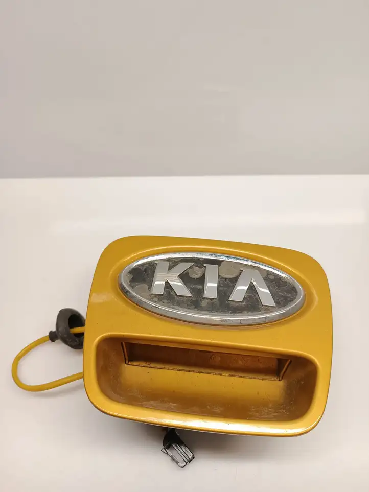 Kia Ceed (2006 - 2010)   Включатель закрытия задней крышки