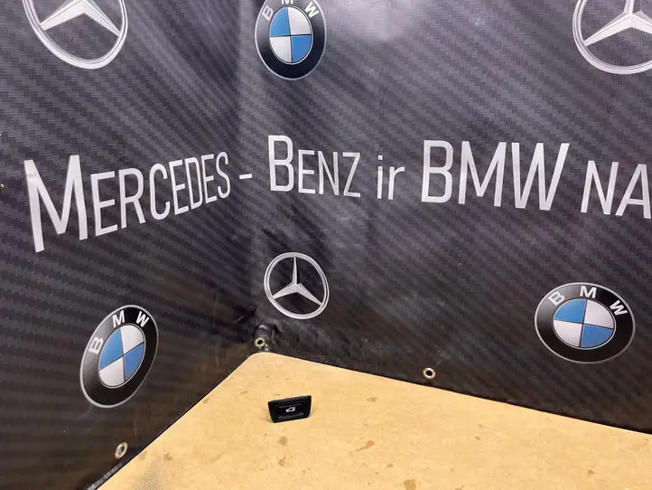 BMW 5 F10 F11 (2009 - 2016) 9162643 Кнопка закрытия крышки багажника — фото 1