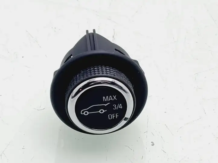 Opel Astra K (2015 - 2020) 22939387 Кнопка закрытия крышки багажника — фото 1