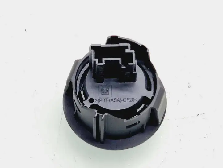 Opel Astra K (2015 - 2020) 22939387 Кнопка закрытия крышки багажника — фото 2