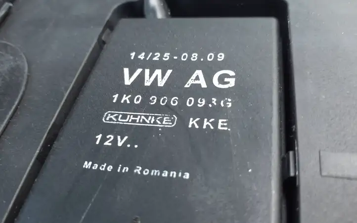 Audi A1 (2010 - 2014) 1K0906093G Реле насоса горючего — фото 4