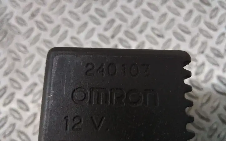 Volvo S80 (2006 - 2009) 240107 Реле насоса горючего — фото 3
