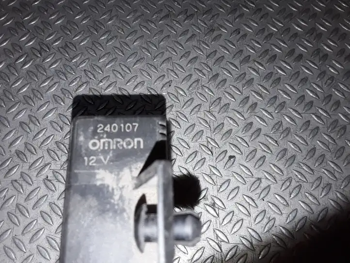 Citroen Berlingo (2003 - 2007) 240107 Реле насоса горючего — фото 3