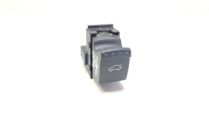 Volkswagen PASSAT B5.5 (2001 - 2005) 1J0959831A Кнопка закрытия крышки багажника — фото 1