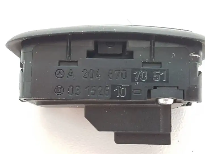 Mercedes-Benz C W204 (2007 - 2014) A2048707051 Кнопка закрытия крышки багажника — фото 4
