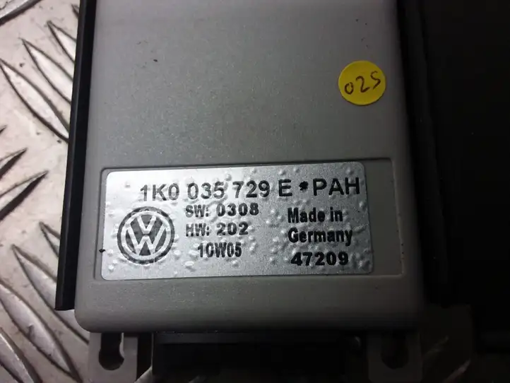Volkswagen Touran I (2003 - 2010) 1K0035729E Прочие блоки управления — фото 3